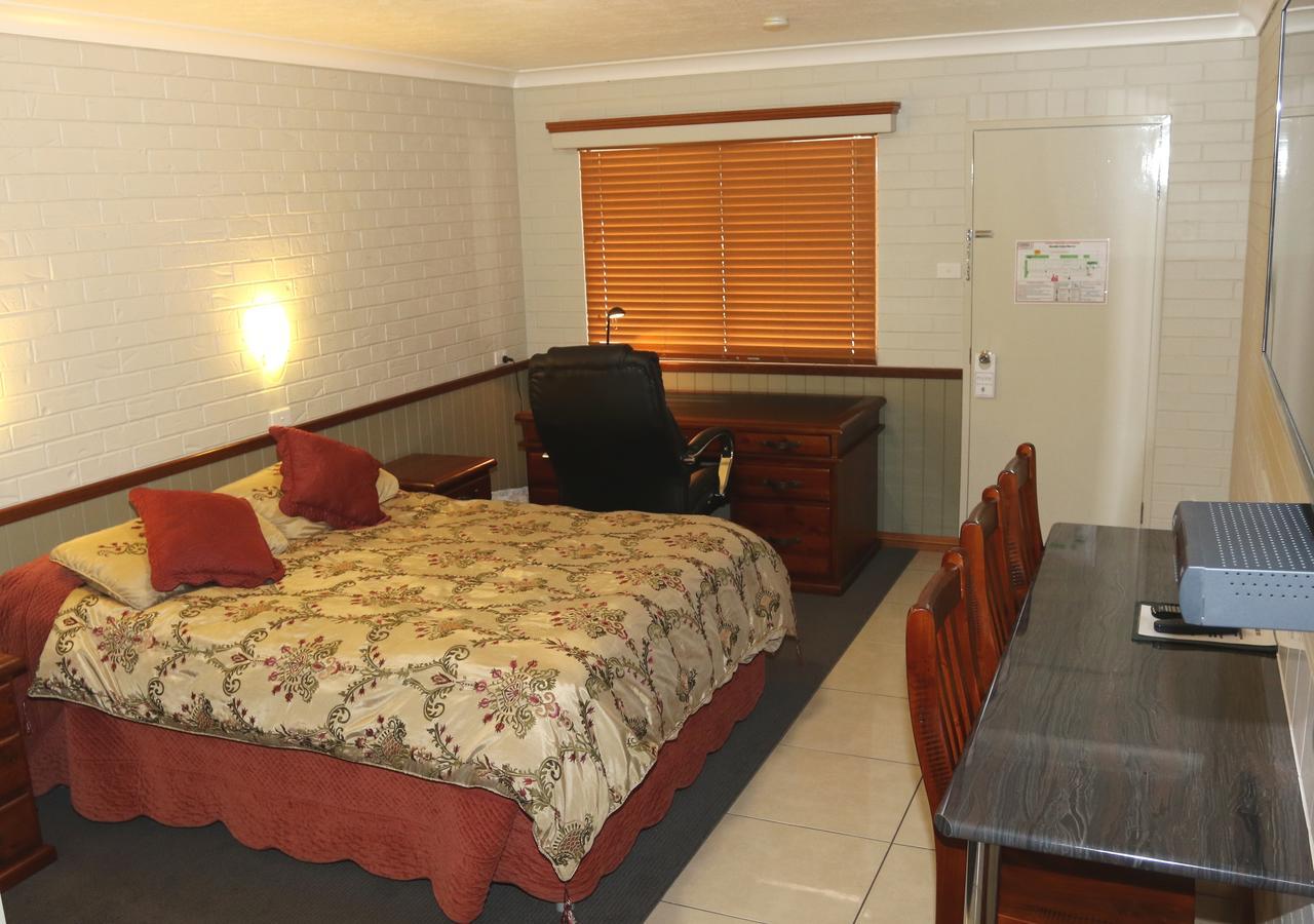 Barcaldine Country Motor Inn Dış mekan fotoğraf