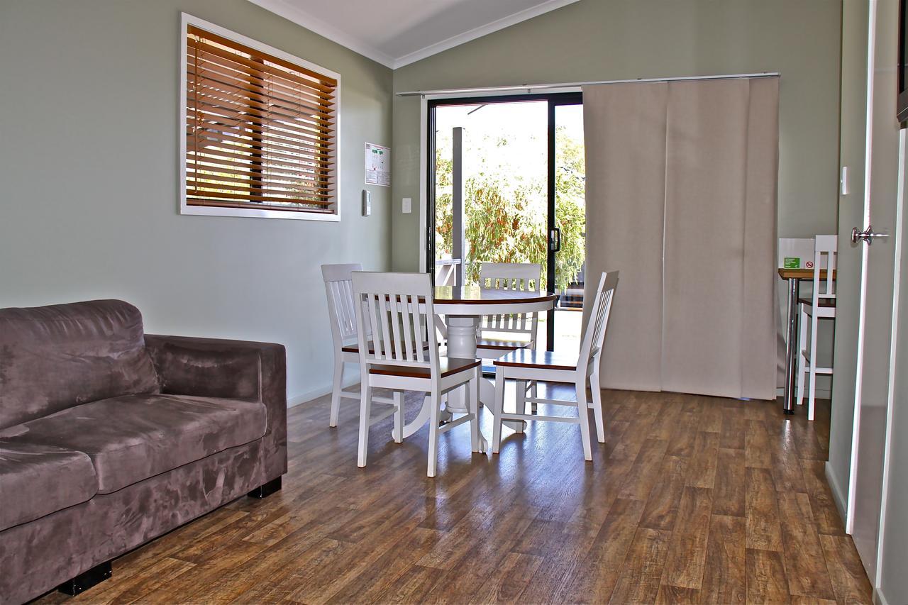 Barcaldine Country Motor Inn Dış mekan fotoğraf