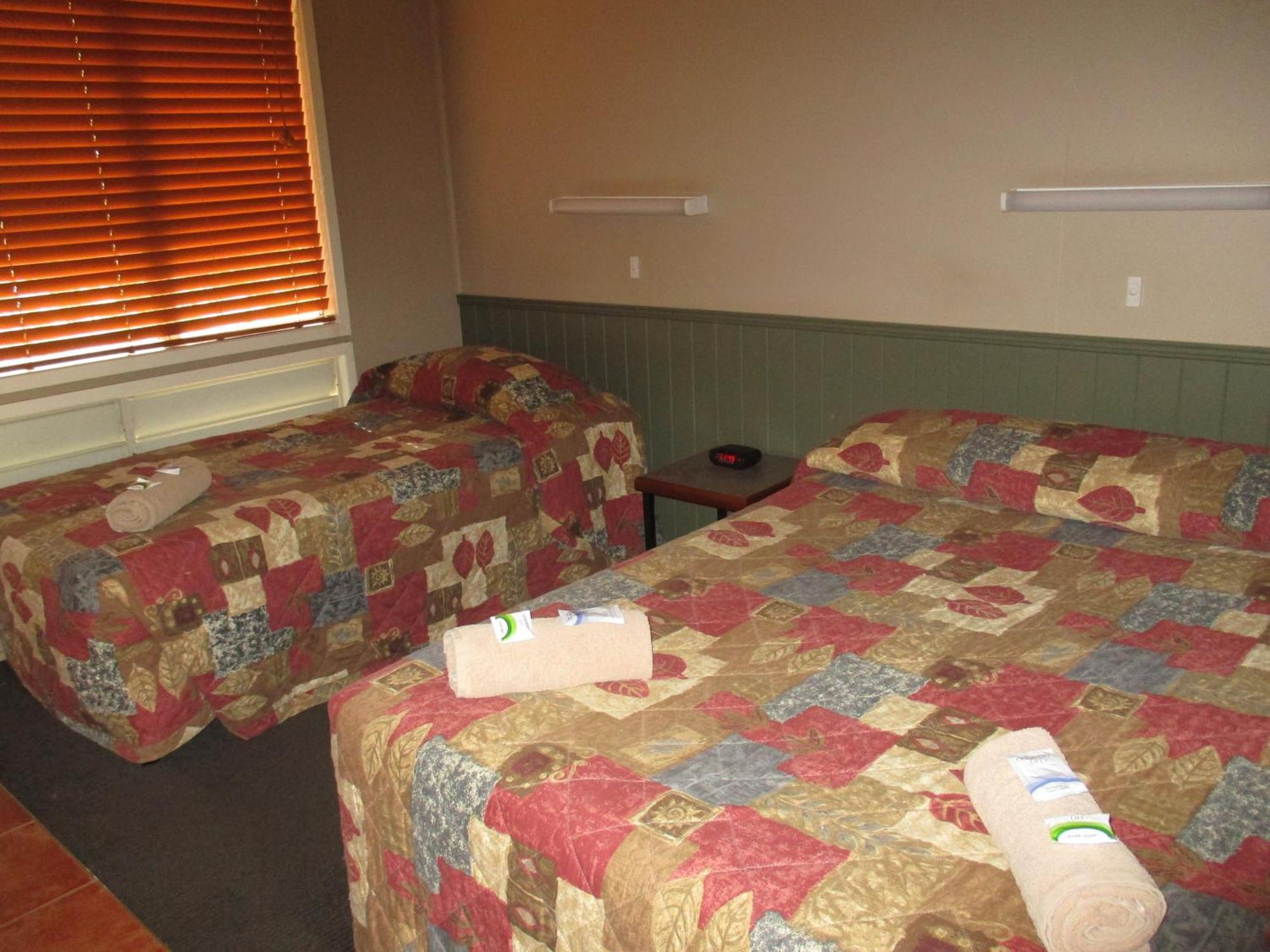 Barcaldine Country Motor Inn Dış mekan fotoğraf