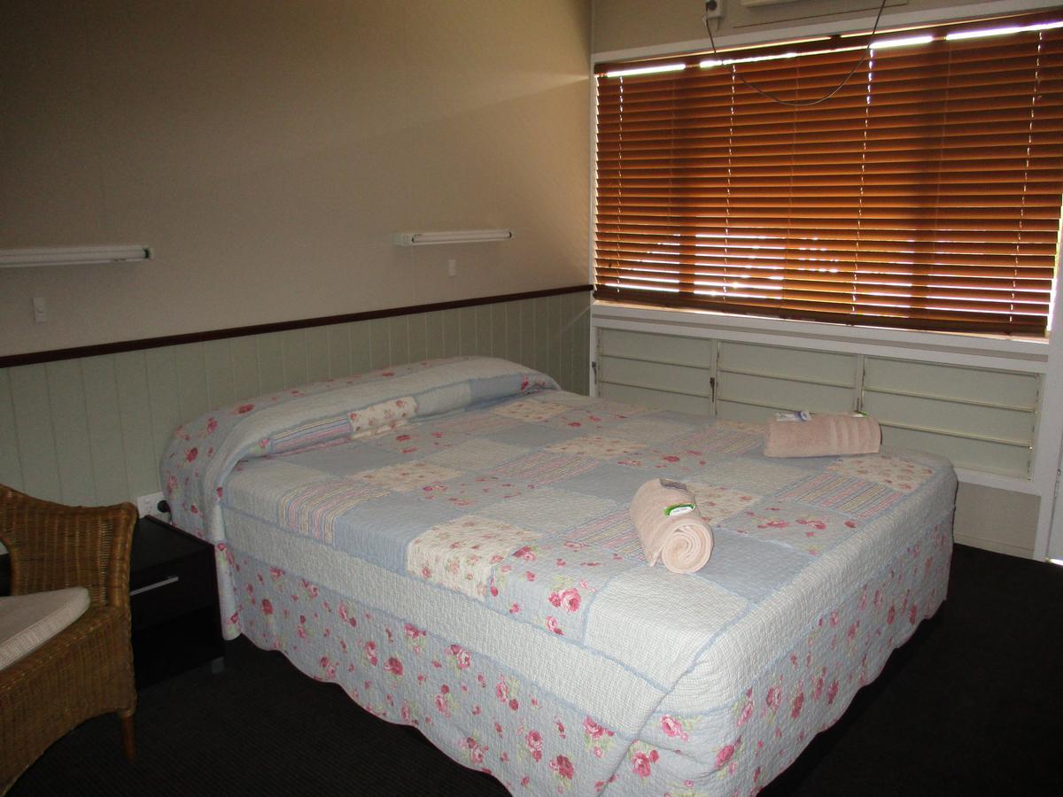 Barcaldine Country Motor Inn Dış mekan fotoğraf
