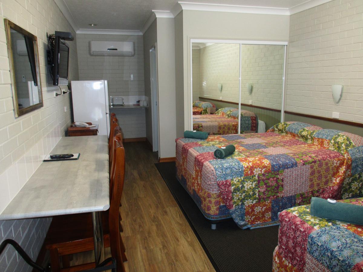 Barcaldine Country Motor Inn Dış mekan fotoğraf