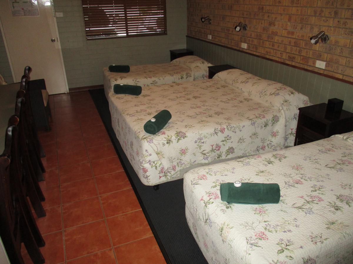 Barcaldine Country Motor Inn Dış mekan fotoğraf