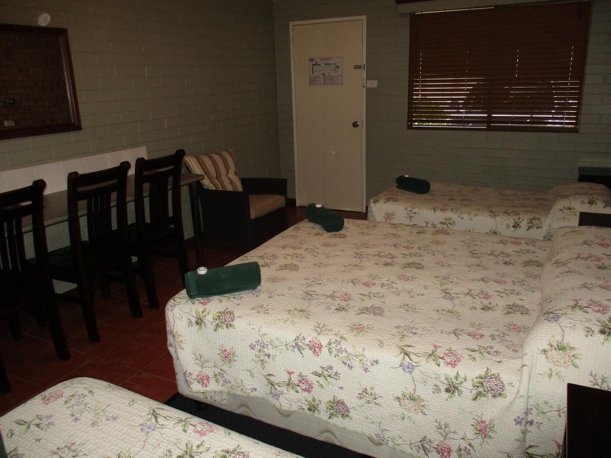 Barcaldine Country Motor Inn Dış mekan fotoğraf