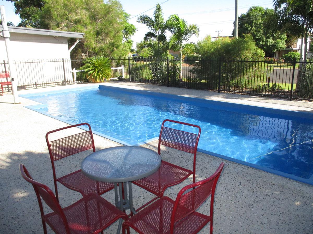 Barcaldine Country Motor Inn Dış mekan fotoğraf
