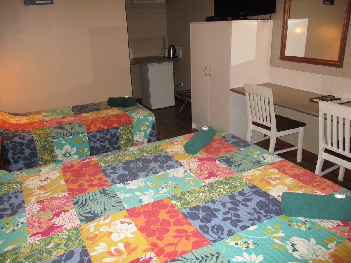 Barcaldine Country Motor Inn Dış mekan fotoğraf