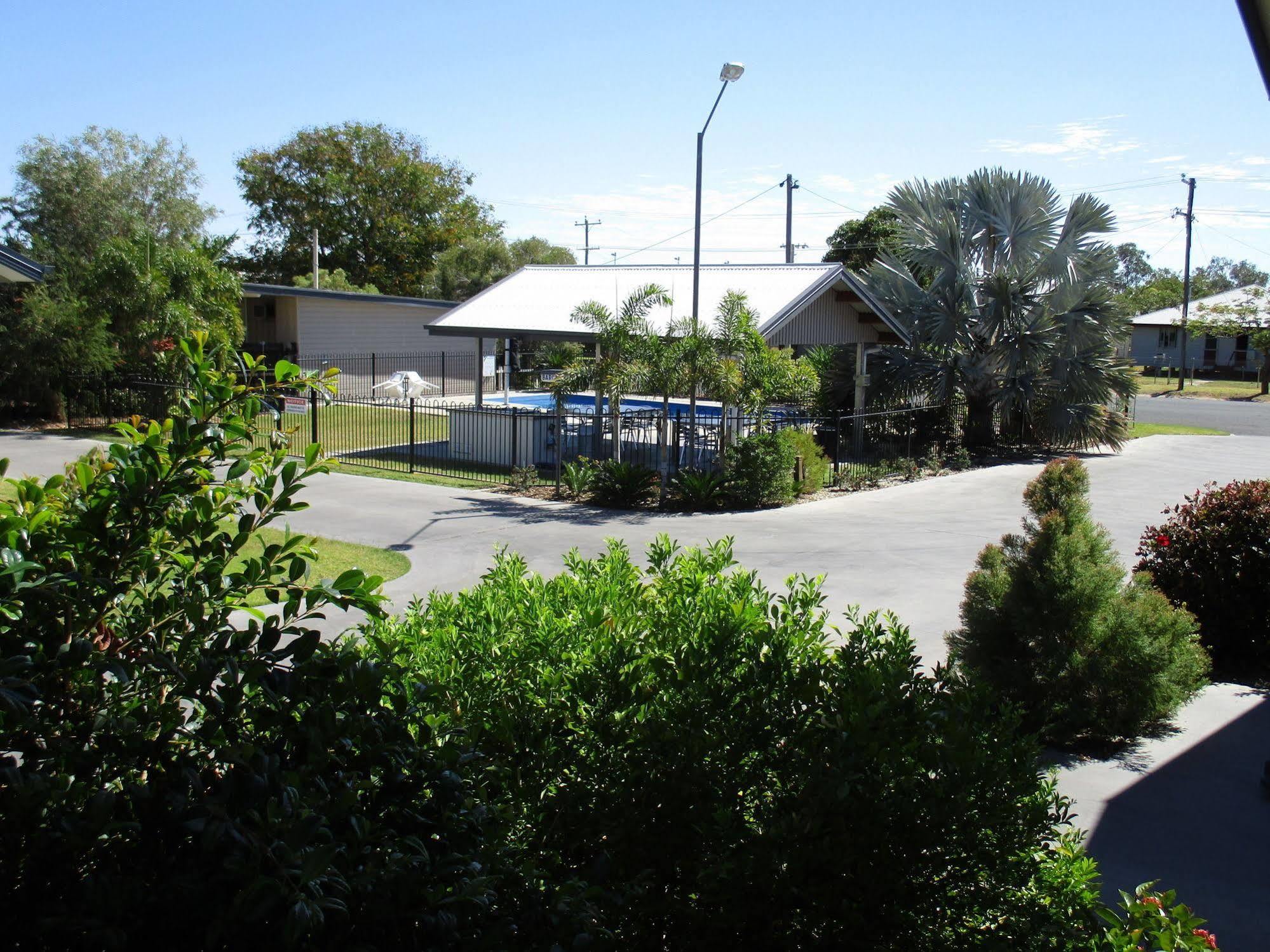 Barcaldine Country Motor Inn Dış mekan fotoğraf