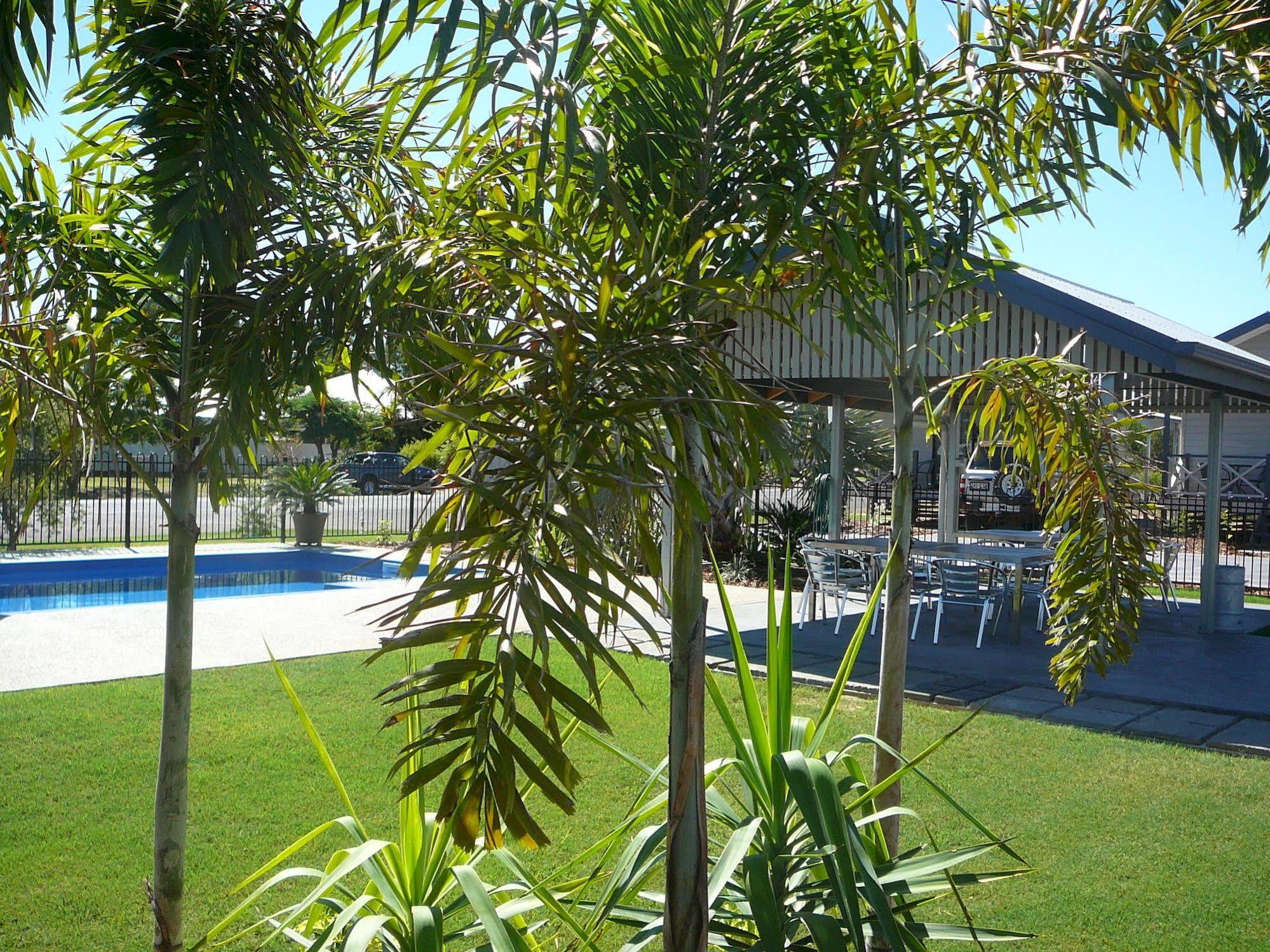 Barcaldine Country Motor Inn Dış mekan fotoğraf